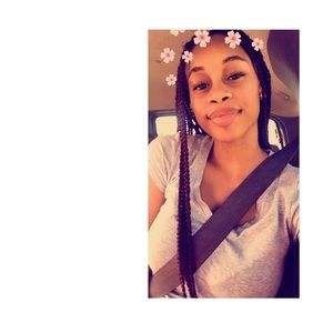 Meet your Posher, Monny